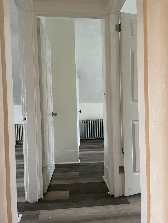 Building Photo - Fuller Properties