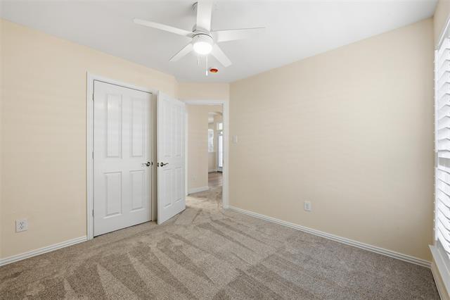 Building Photo - 2729 Pinehurst Dr