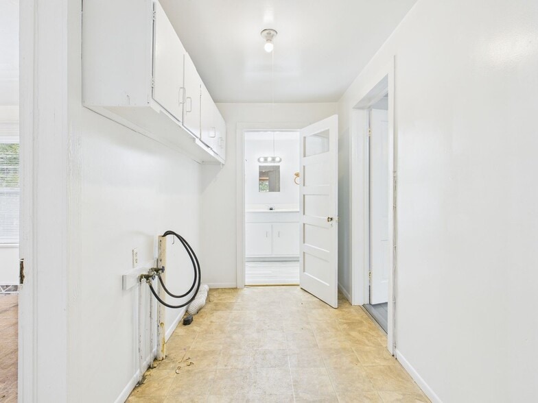 Building Photo - 404 Beech St