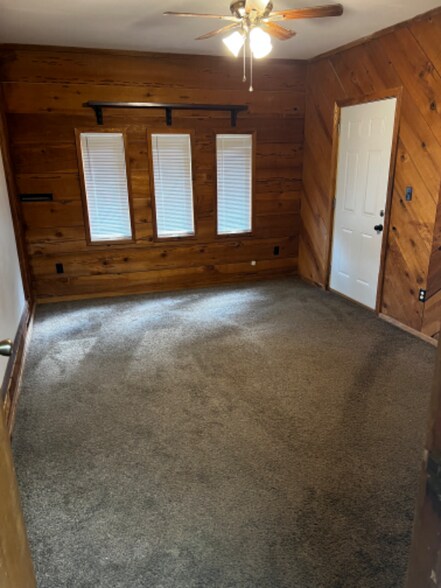 Building Photo - 3526 S Downtain St