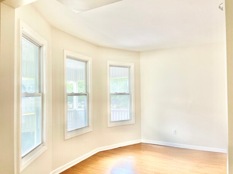 Building Photo - 157 N 16th St