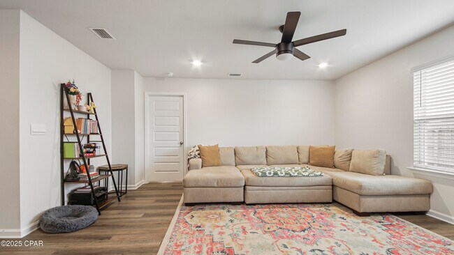 Building Photo - 5044 Rivergrass Dr