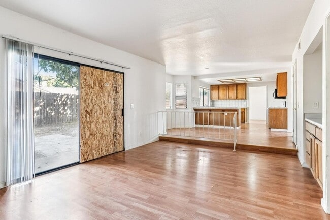 Building Photo - 2410 Lincoln Blvd