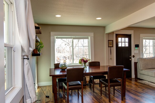Building Photo - Stunning Remodeled Downtown Craftsman 3BD ...