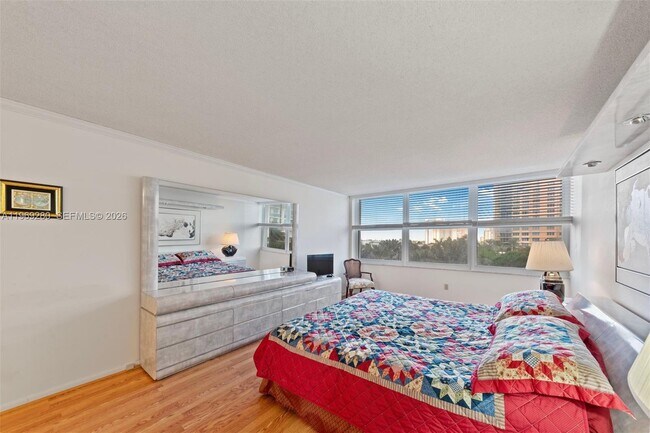 Building Photo - 2751 S Ocean Dr