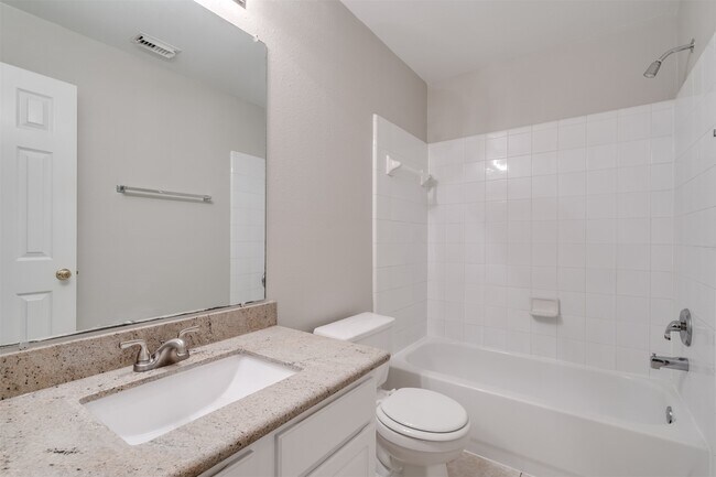 Building Photo - 6 Yarrow Ct