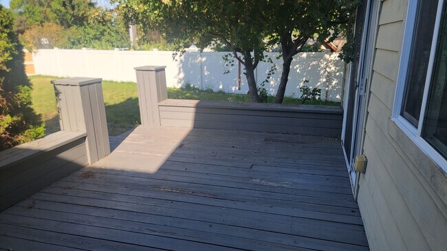 Building Photo - Great 3-bedroom Home In The Valley On Cul-...