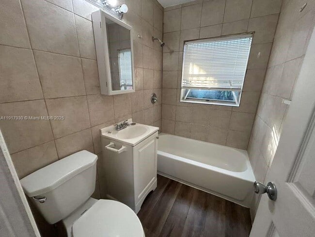 Building Photo - 2316 Madison St