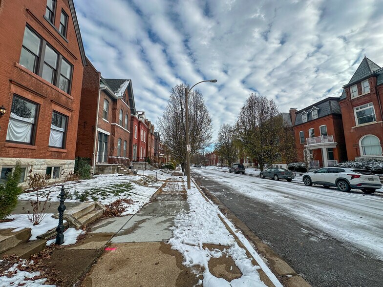 Building Photo - 2747 Armand Pl