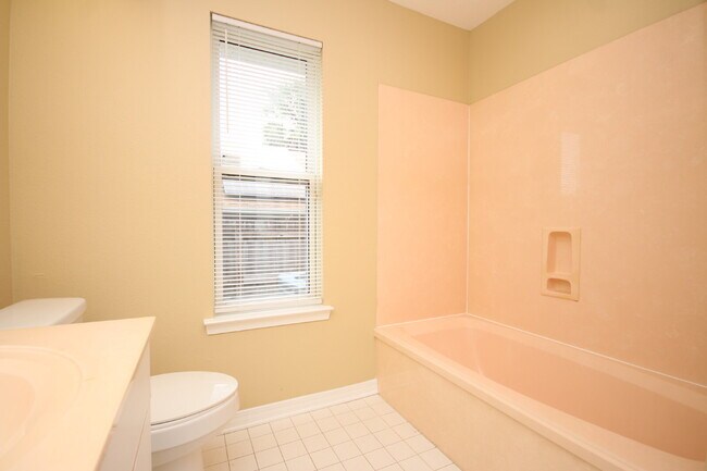 Building Photo - Spacious 4-Bedroom Cantonment Home with Sc...