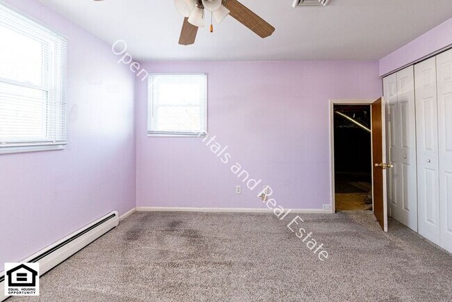 Building Photo - 1225 Clarion Dr