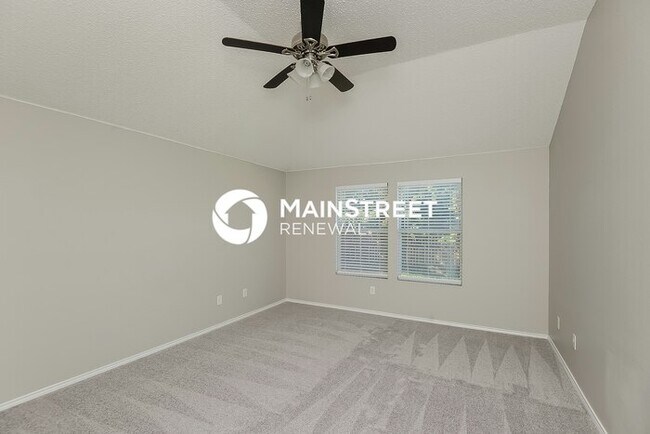 Building Photo - 4 Bedroom Pet-Friendly Home in Arlington, TX with Main Street Renewal