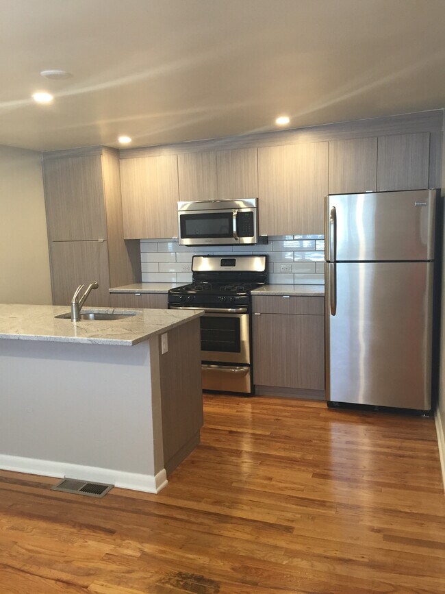 Building Photo - High and Warren