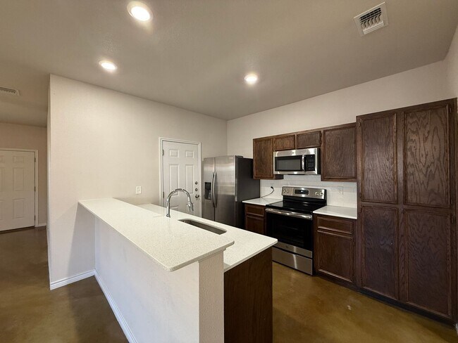 Building Photo - 108 Lowes Blvd