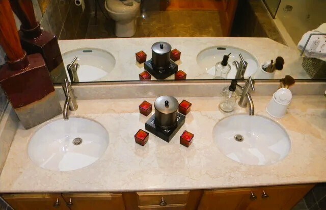 Building Photo - 5336 S Prairie Ave