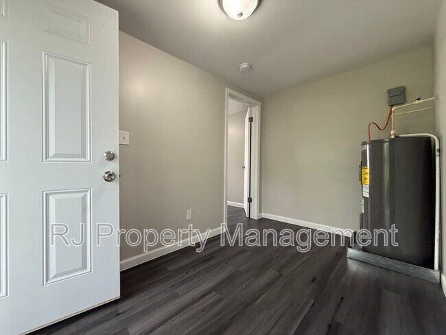 Building Photo - 1661 Patton St