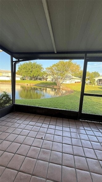 Building Photo - 873 Crystal Lake Dr
