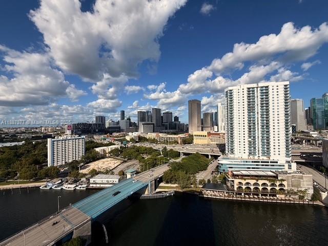 Building Photo - 10 SW South River Dr