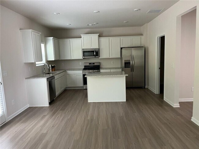 Building Photo - 530 River Run Dr