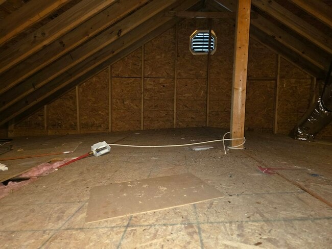 Building Photo - 709 Windy Rd