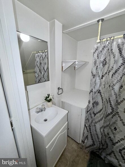 Building Photo - 15 N Washington St