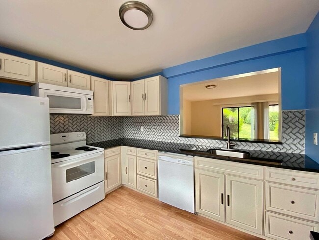 Building Photo - 59 Hudson Heights Dr