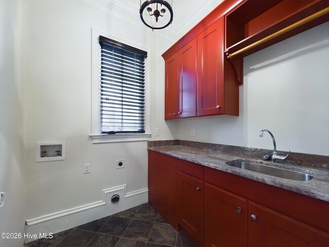 Building Photo - 3724 Rolston Dr