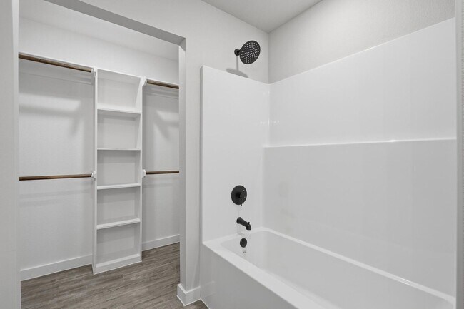 Building Photo - Modern Duplex Living | $2,550 | Available June 5 Near Stargate