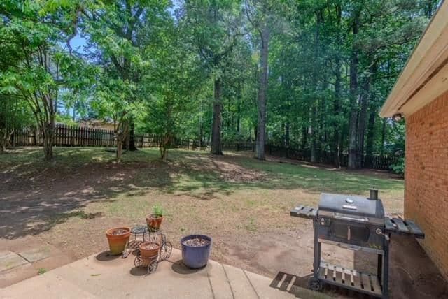 Building Photo - 2120 Weatherstone Cir SE