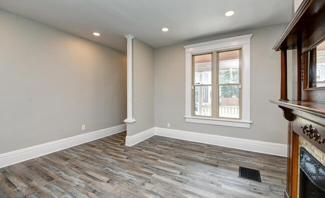 Building Photo - 1050 Oak St