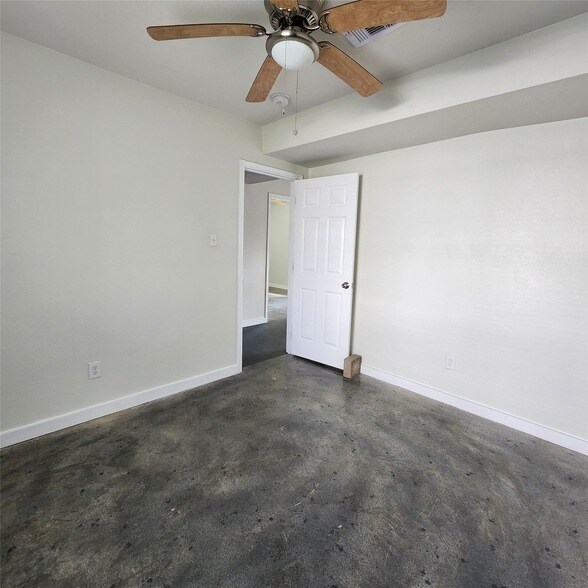 Building Photo - 4710 Pelican