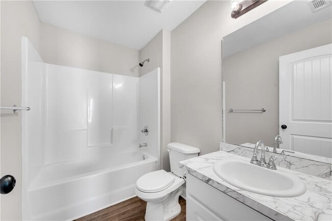 Building Photo - 2164 Savannah Dr