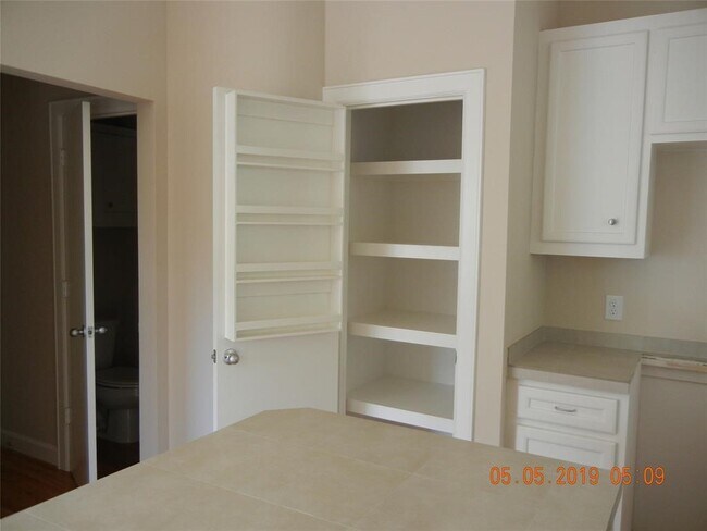 Building Photo - 8727 Bryam St