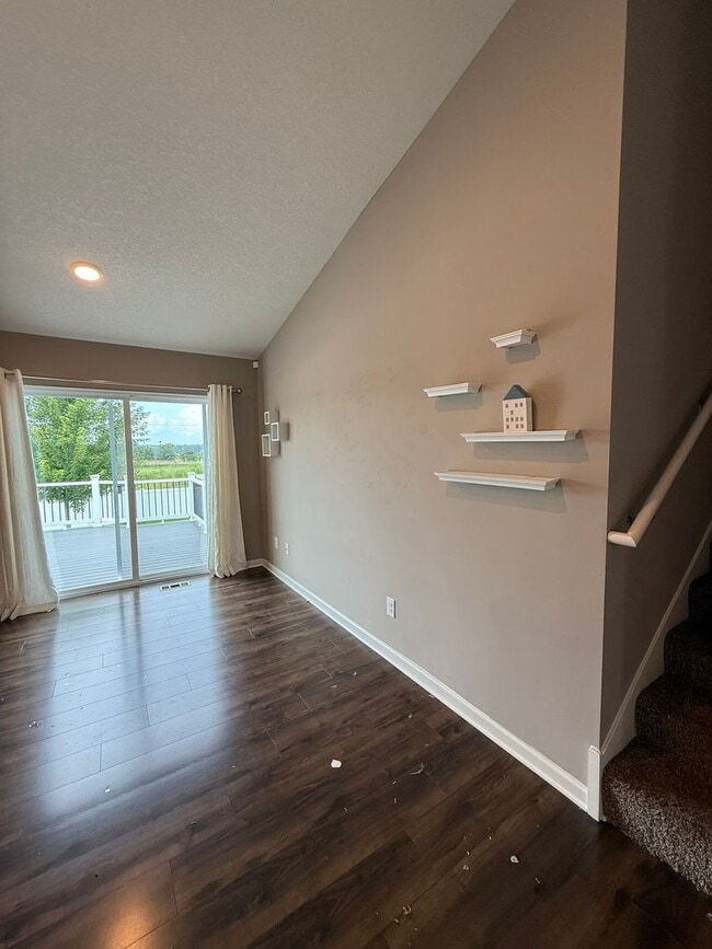 Building Photo - Spacious 4?BD | 2?BA Home with Finished Lower Walkout | 3-Car Garage | Woodbury