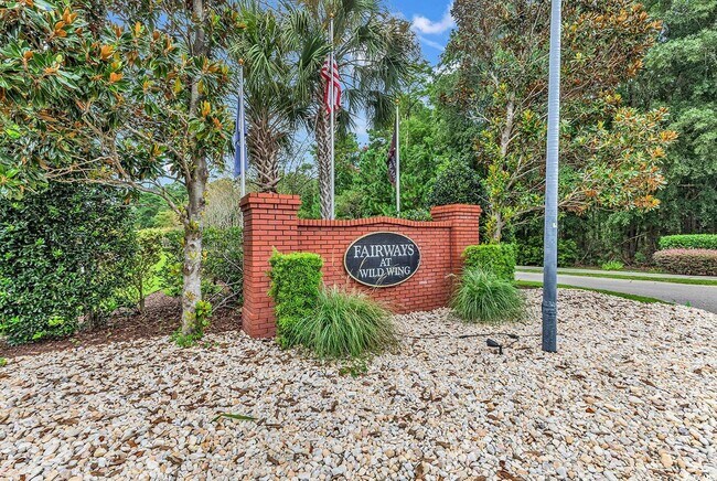 Building Photo - 1012 Fairway Ln