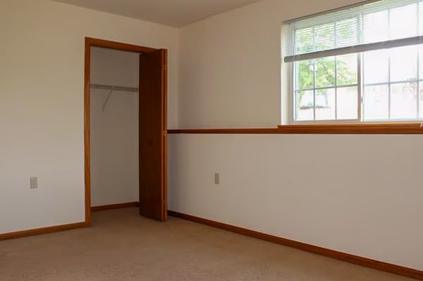 Building Photo - 1204 Salem Dr