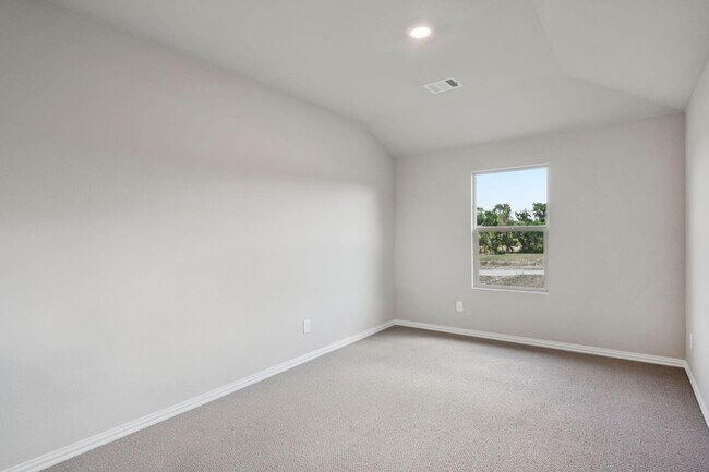 Building Photo - 2116 Gustavus Dr