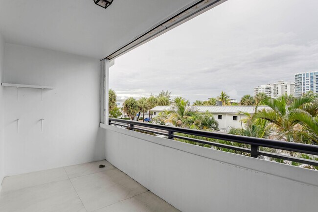 Building Photo - 401 Briny Ave