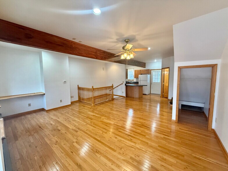 Building Photo - 20 Broad St