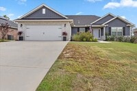 Building Photo - 3 bedroom 2 bathroom