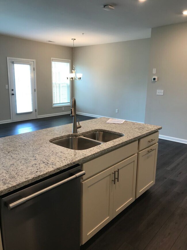 Building Photo - Spacious 3BR Townhome in Cumming | 2,178 Sq Ft | Available September 1
