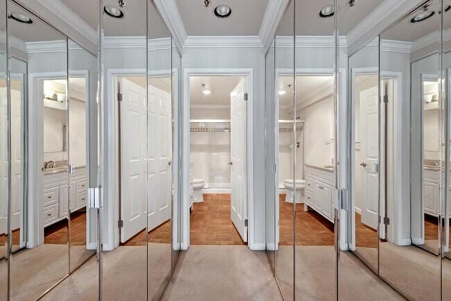 Building Photo - Ashley House - 2 bedrooms