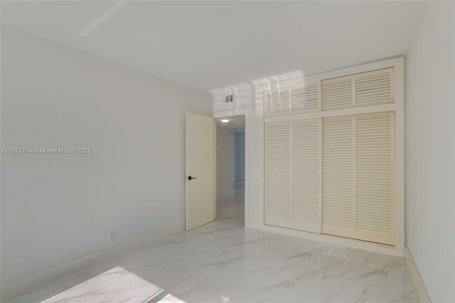 Building Photo - 2140 NE 56th St