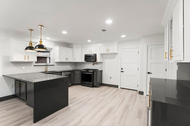 Building Photo - 26 E Woodtimber Ct