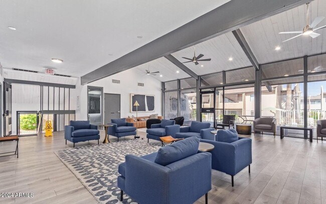 Building Photo - 8055 Thomas Rd