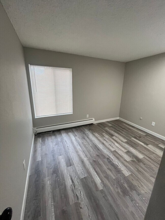 Building Photo - 4502 Picturesque Cir