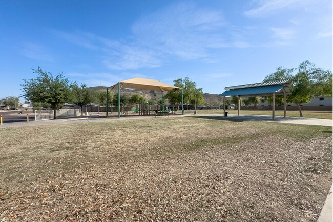 Building Photo - 2Bed/2Bath Apartment at Peoria Ave/19th Ave! Ready for Immediate Move-In! -- All Tile Flooring!