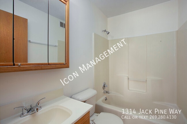 Building Photo - 1314 Jack Pine Way