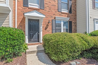 Building Photo - 9726 Old Gate Dr