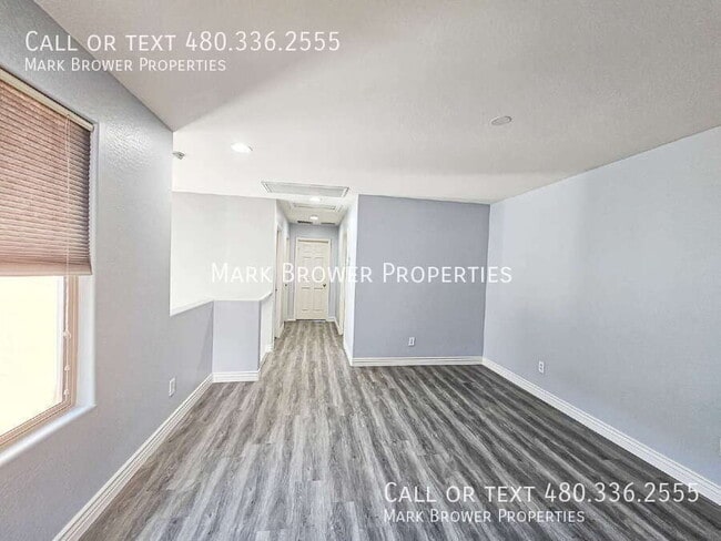 Building Photo - 8964 W Northview Ave